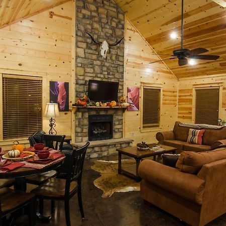 Shine On Harvest Moon W Bbq Broken Bow Exterior foto