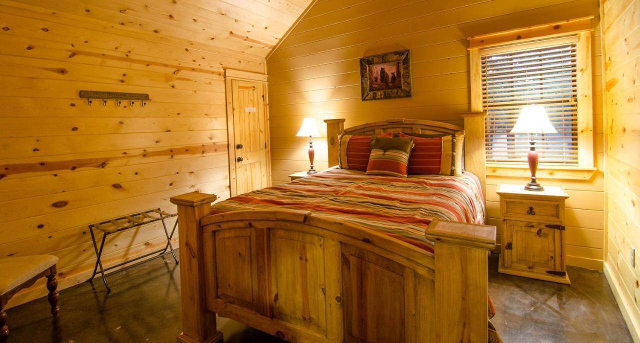 Shine On Harvest Moon W Bbq Broken Bow Exterior foto